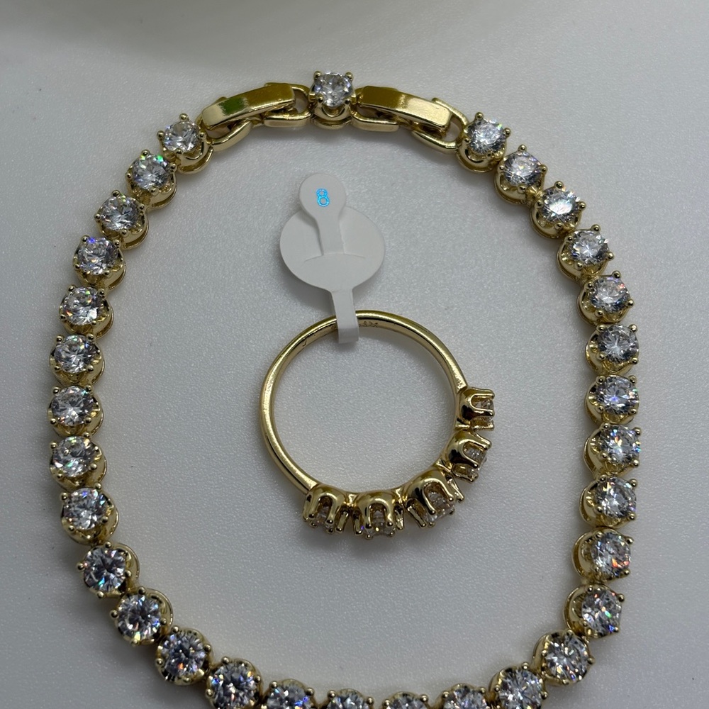 Beautiful set of ring and bracelet with Zirconia